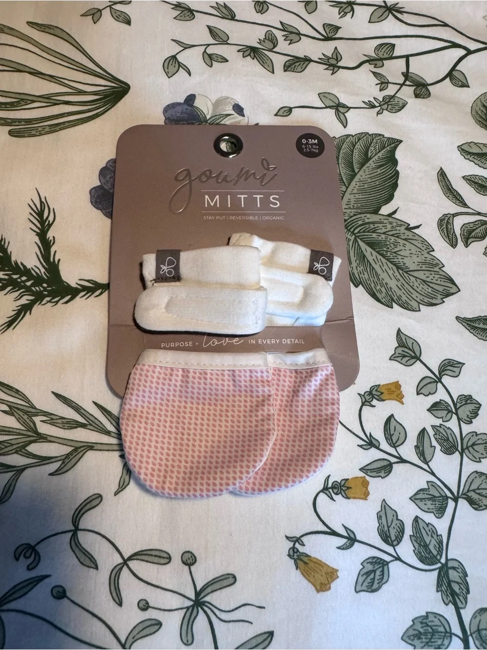 Goumi Mitts size 0-3 pink
